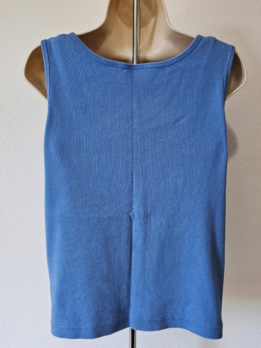 Chicos Design Ribbed Scoop Neck Tank | Chico's Size 2, US Size Large - Picture 5 of 9